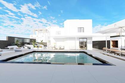 Villa for sale in Puerto del Carmen, Tías, Lanzarote. 