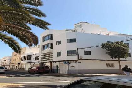 Building for sale in Arrecife, Lanzarote. 