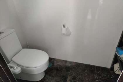 suite bathroom
