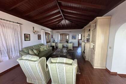 Villa for sale in Mácher, Tías, Lanzarote. 