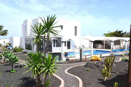 Villa for sale in Tías, Lanzarote. 