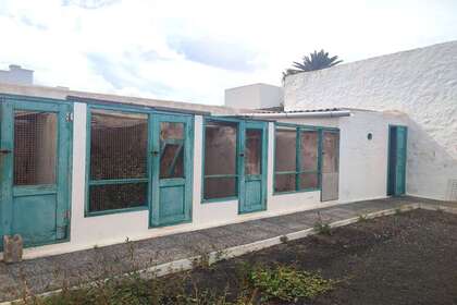 Townhouse for sale in La Villa, Teguise, Lanzarote. 