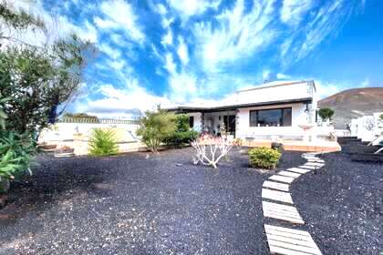 Вилла Продажа в Masdache, Tías, Lanzarote. 