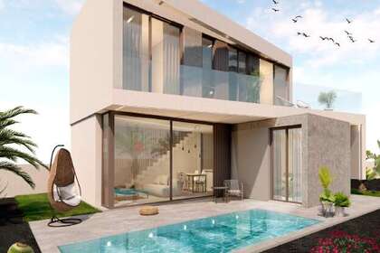Villa for sale in Puerto del Carmen, Tías, Lanzarote. 