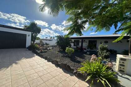Villa for sale in Los Mojones, Tías, Lanzarote. 