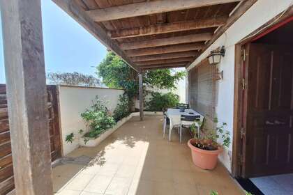 House for sale in Playa Honda, San Bartolomé, Lanzarote. 