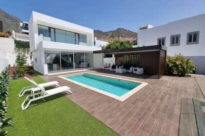 Villa for sale in El Madroñal, Adeje, Santa Cruz de Tenerife, Tenerife. 