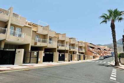 Klynge huse til salg i Adeje, Santa Cruz de Tenerife, Tenerife. 