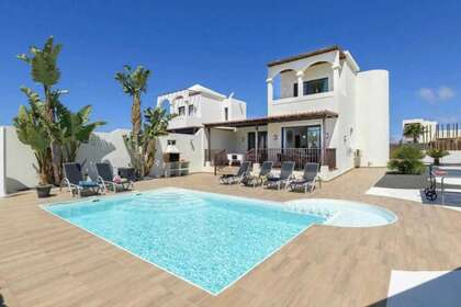 Villa zu verkaufen in Playa Blanca, Yaiza, Lanzarote. 