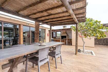 Villa for sale in Candelaria, Tías, Lanzarote. 