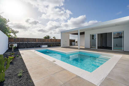 Chalet for sale in Playa Blanca, Yaiza, Lanzarote. 
