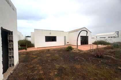 Chalet for sale in La Vegueta, Tinajo, Lanzarote. 