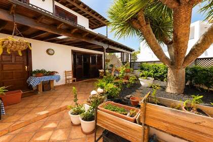 Chalet for sale in Costa Teguise, Lanzarote. 