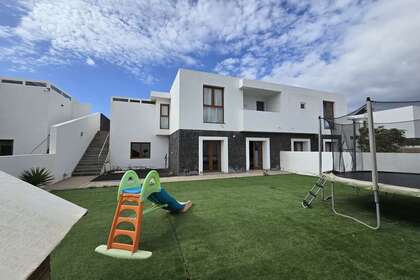 复式 出售 进入 Playa Blanca, Yaiza, Lanzarote. 