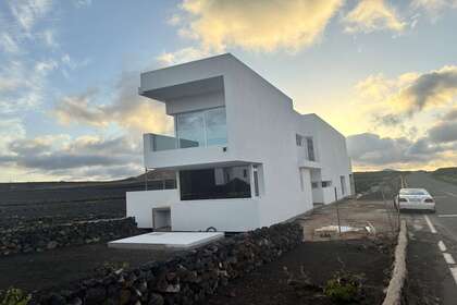 Chalet for sale in La Vegueta, Tinajo, Lanzarote. 