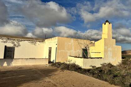 Bungalow for sale in La Vegueta, Tinajo, Lanzarote. 