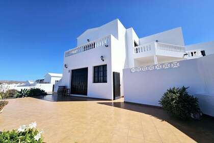 Villa for sale in Tahiche, Teguise, Lanzarote. 