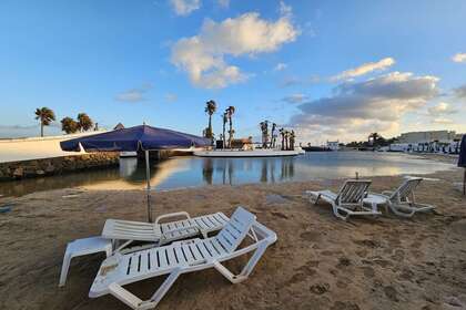 复式 进入 Costa Teguise, Lanzarote. 