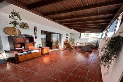 Duplex for sale in Playa Honda, San Bartolomé, Lanzarote. 